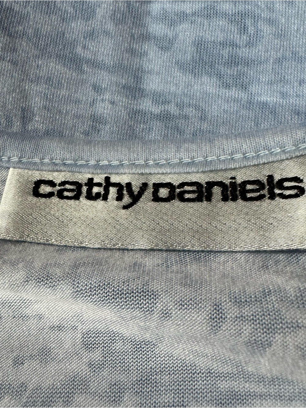 Cathy Daniels Women’s 1X Top Blue Heathered Pleated Neck Short Sleeve Shirt - Picture 6 of 8